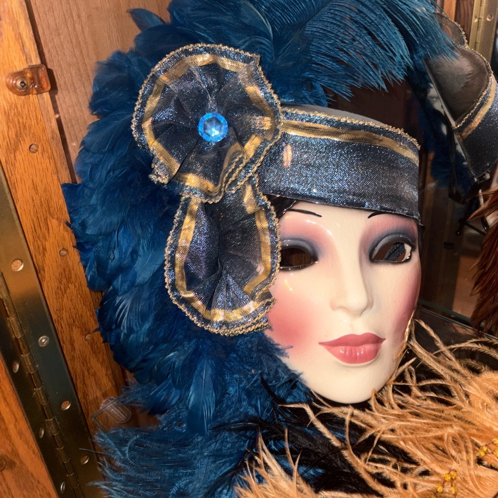 Elegant Blue Feathered Mask